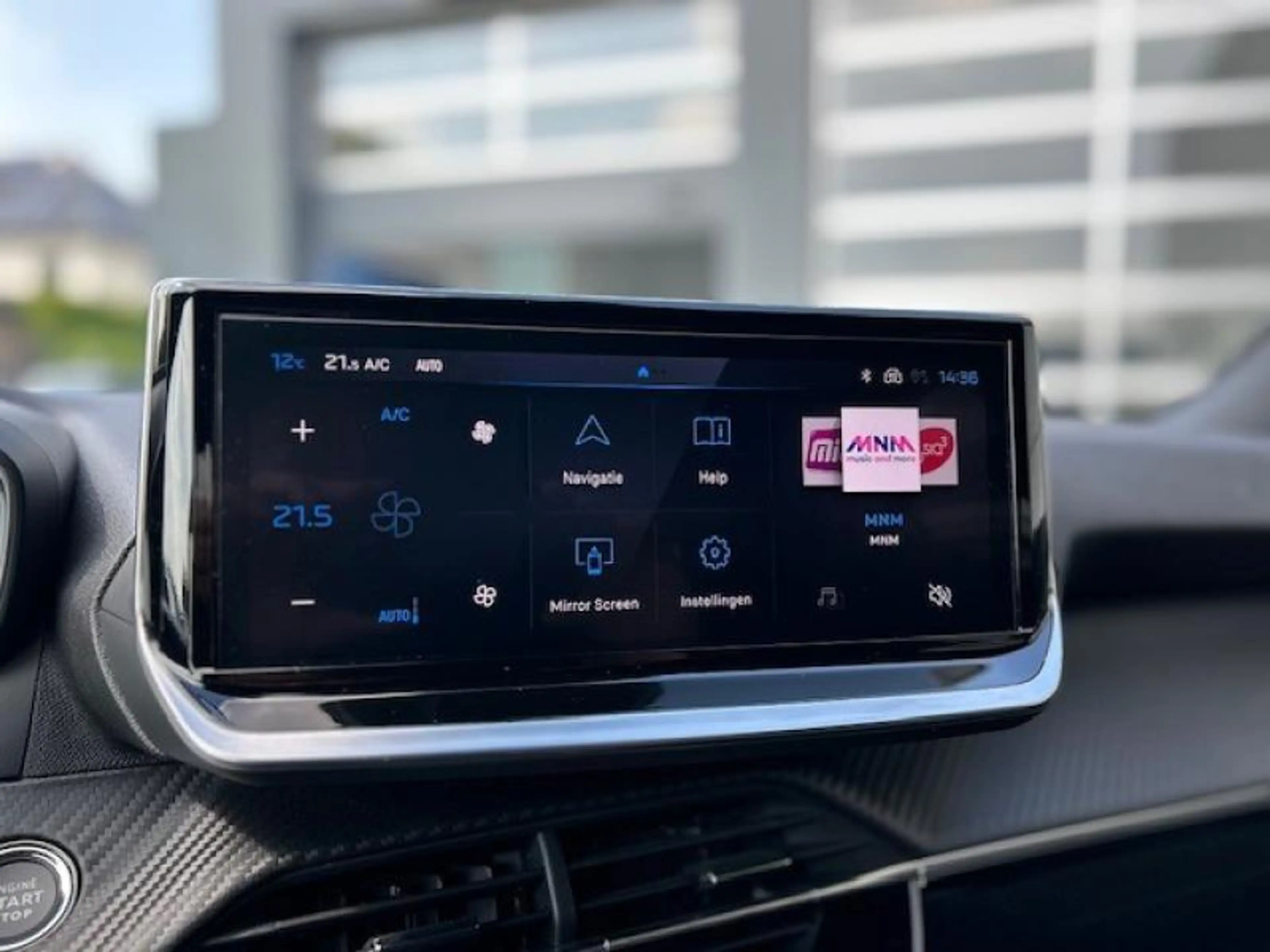 Peugeot 2008 Allure Hybrid | 8 JAAR CARE GARANTIE — photo 4