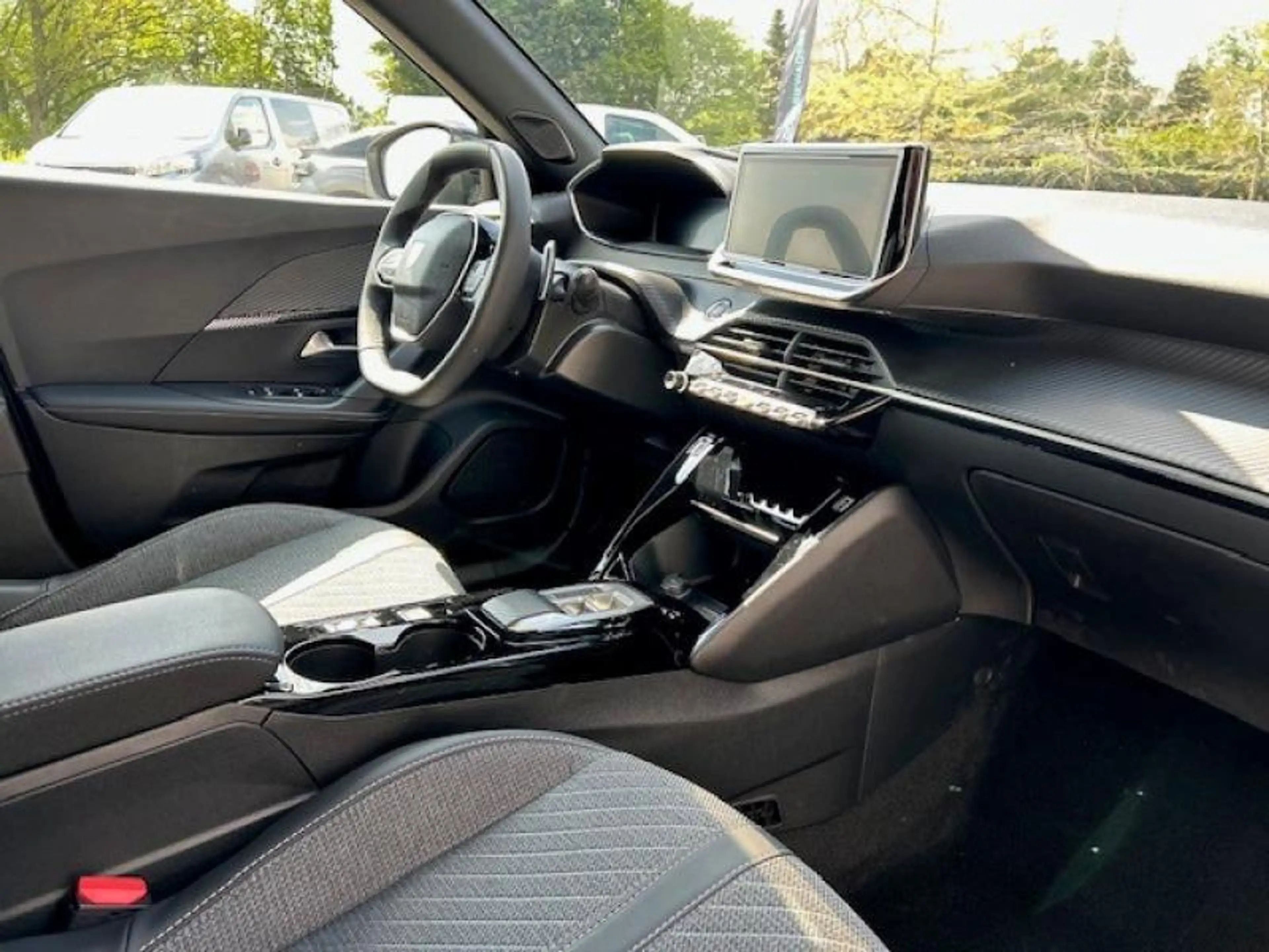 Peugeot 2008 Allure Hybrid | 8 JAAR CARE GARANTIE — photo 6