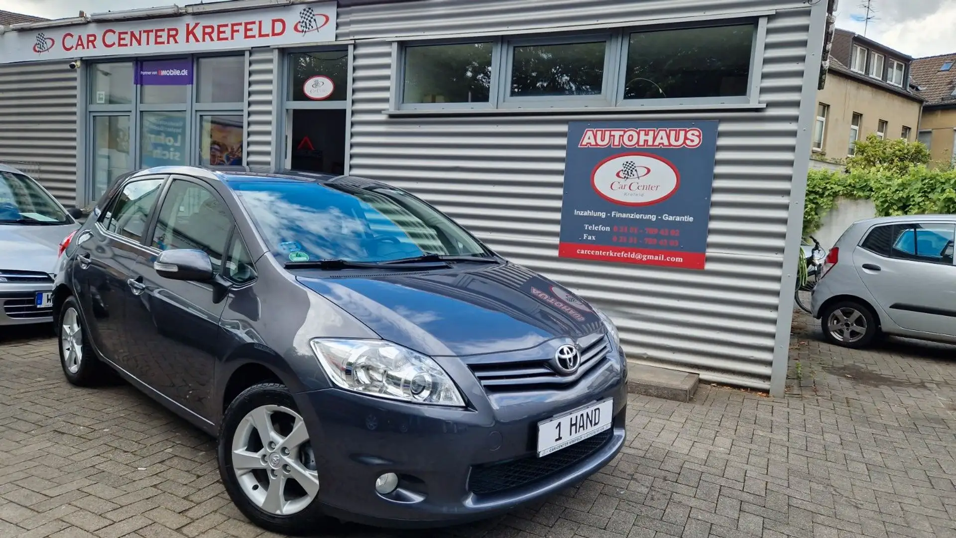 Toyota Auris 1,33 -I-Dual-VVT-i Edition NAVI+PARKSENSOR Grau - 1
