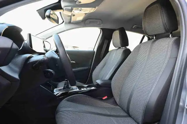 Peugeot 208 view 13