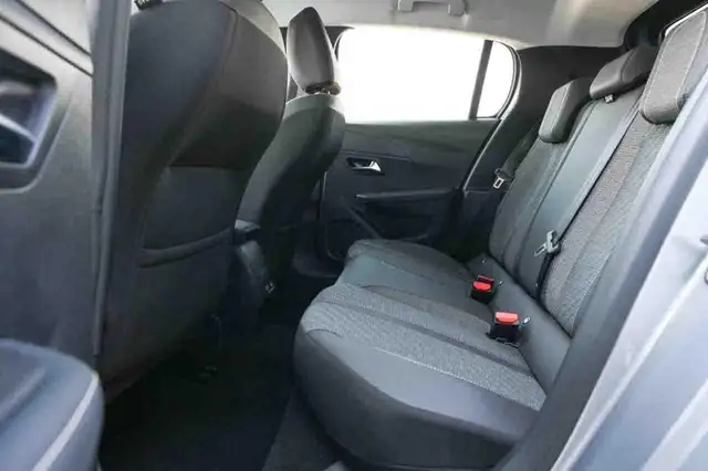 Peugeot 208 view 14