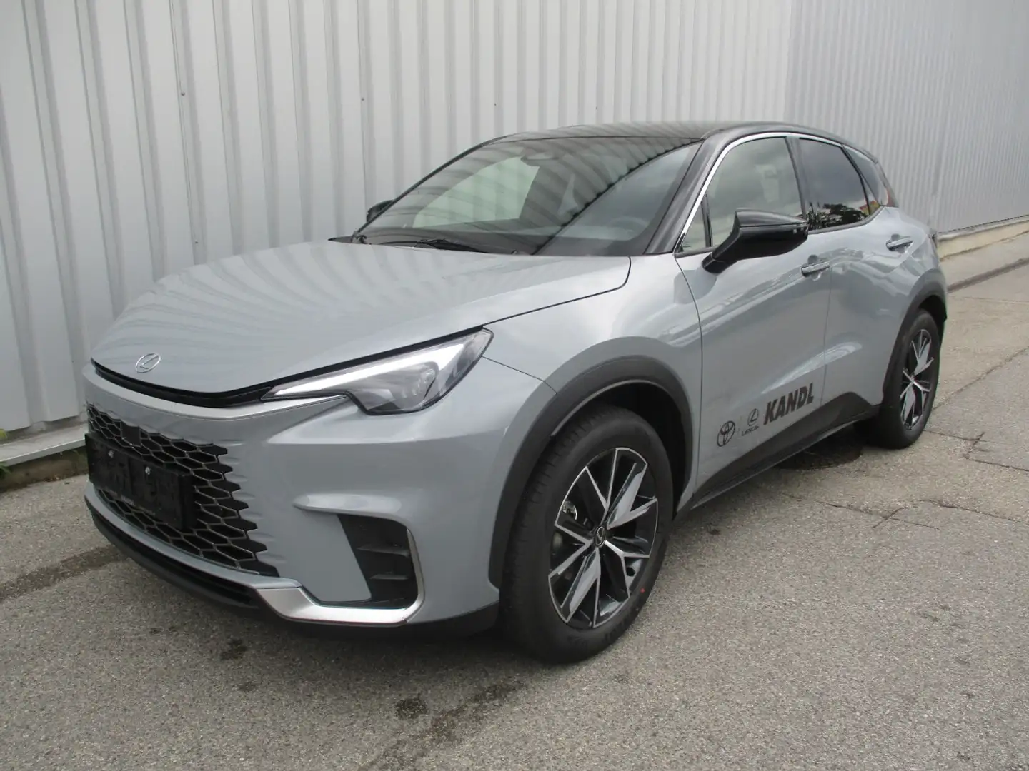 Lexus LBX 1.5 HEV 1.4kWh Emotion Aut. Technologie-Paket Grau - 2