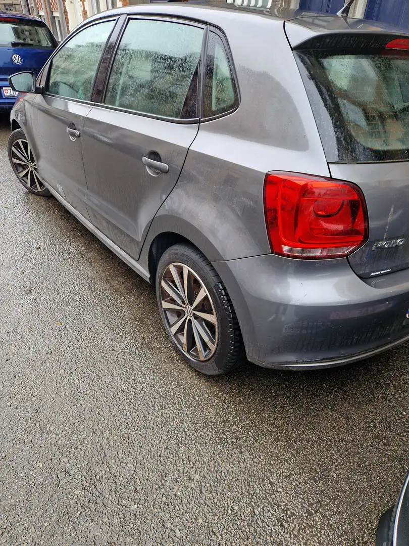 Volkswagen Polo 1.2i Trendline Gris - 2