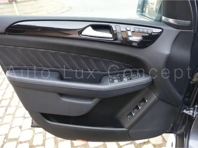 Mercedes-Benz GLS view 13