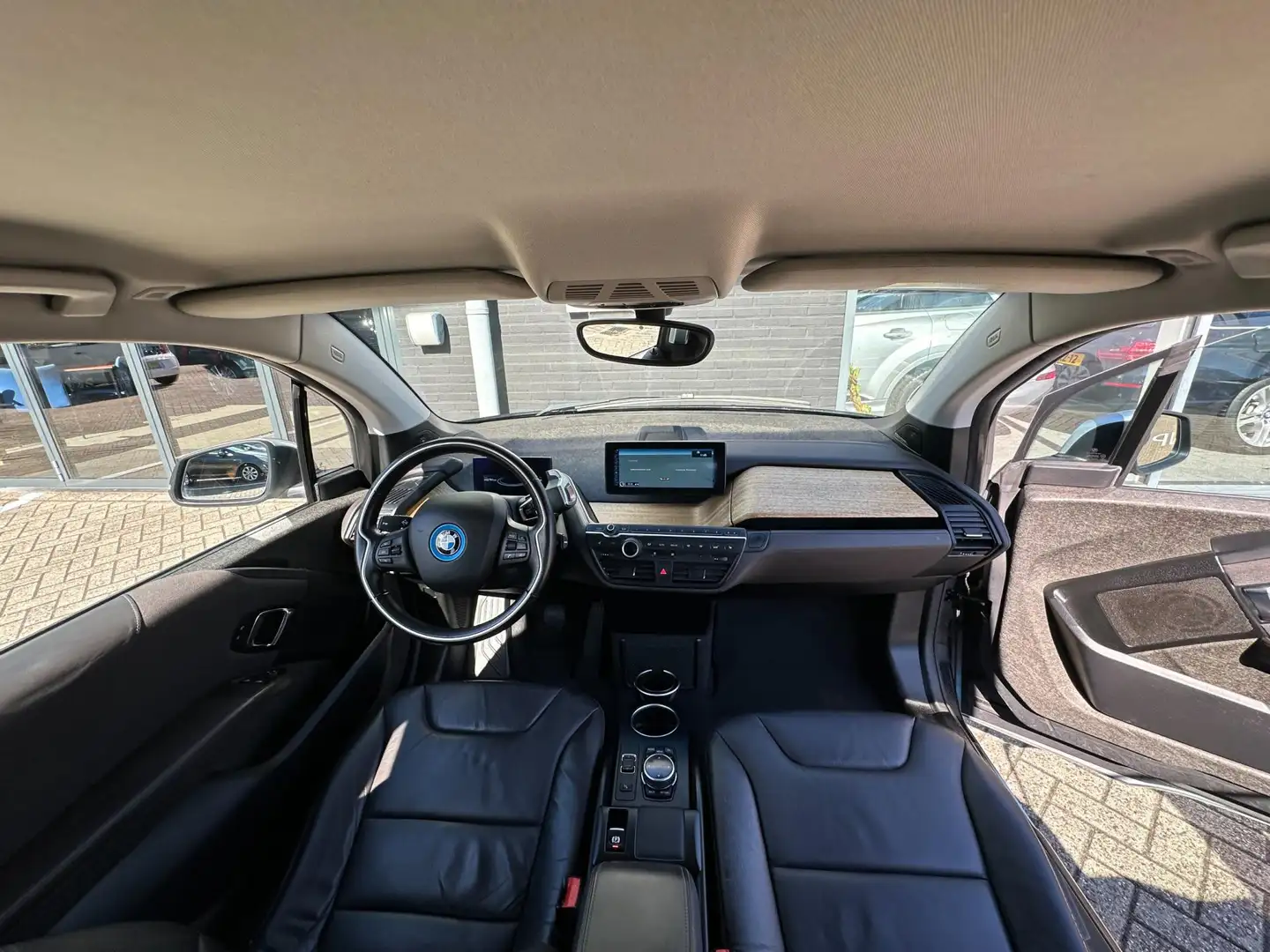 BMW i3 Basis Comfort 22 kWh/CAMERA/NAVI/PDC/NL-AUTO NAP!! Šedá - 2