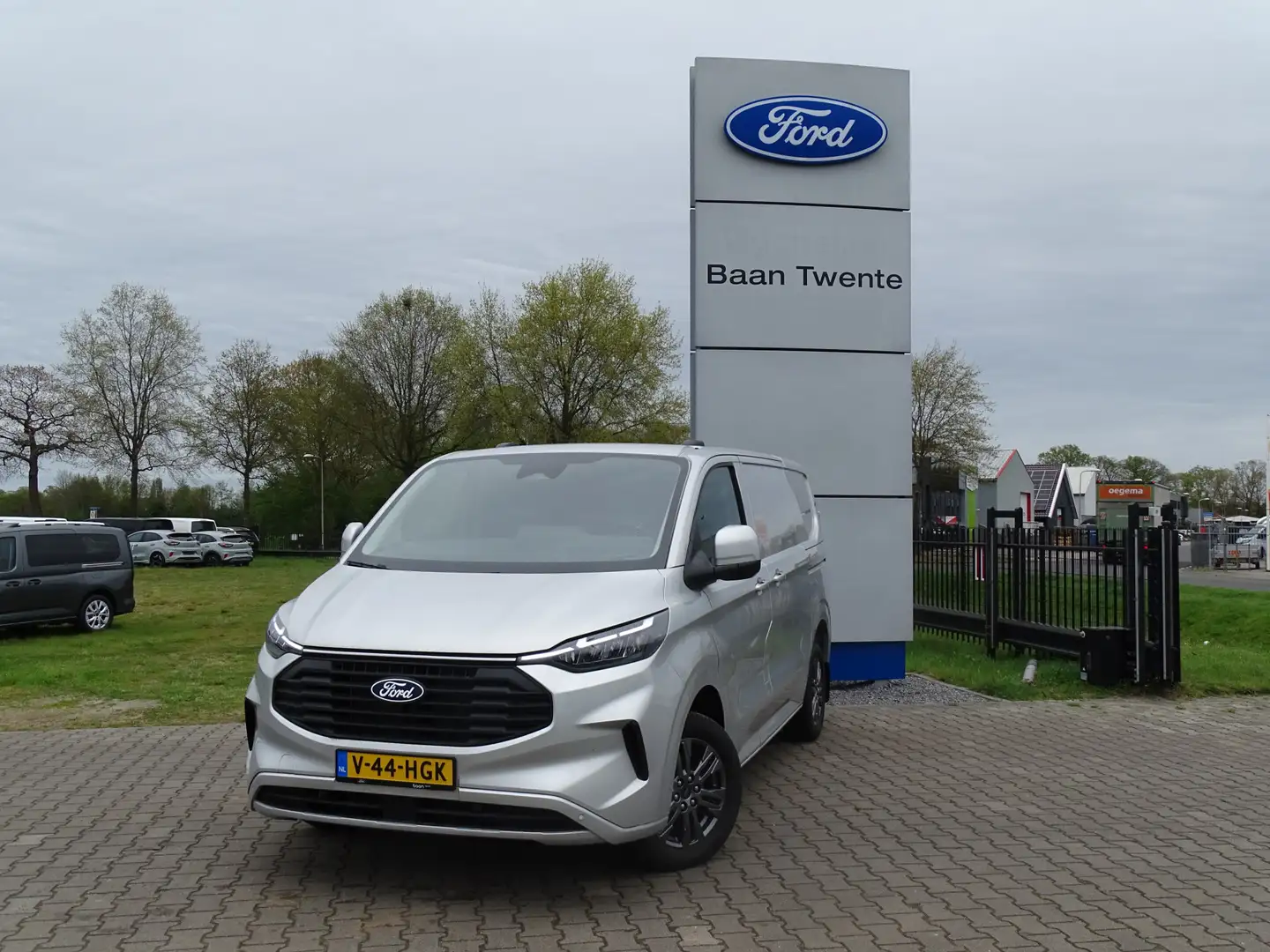 Ford Transit Custom 300 L1H1 Limited 136 PK | Dubbele Schuifdeur | ACC Zilver - 2