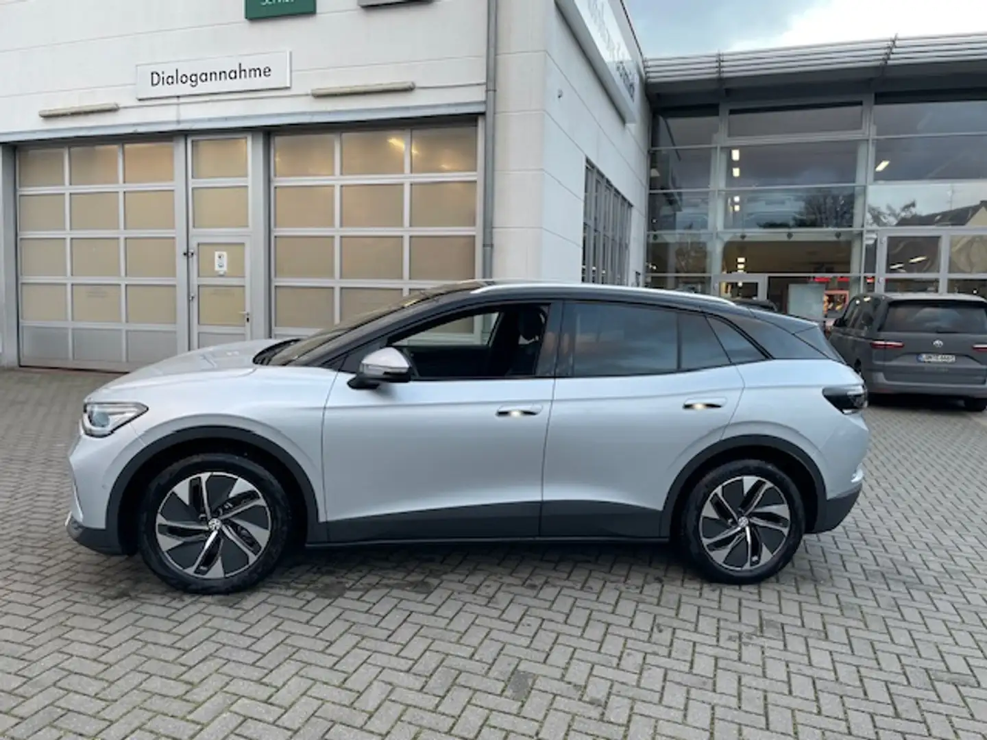 Volkswagen ID.4 Pro 210 kW Panoramad. R-Kamera elektr. Heckkl. ... Grau - 2