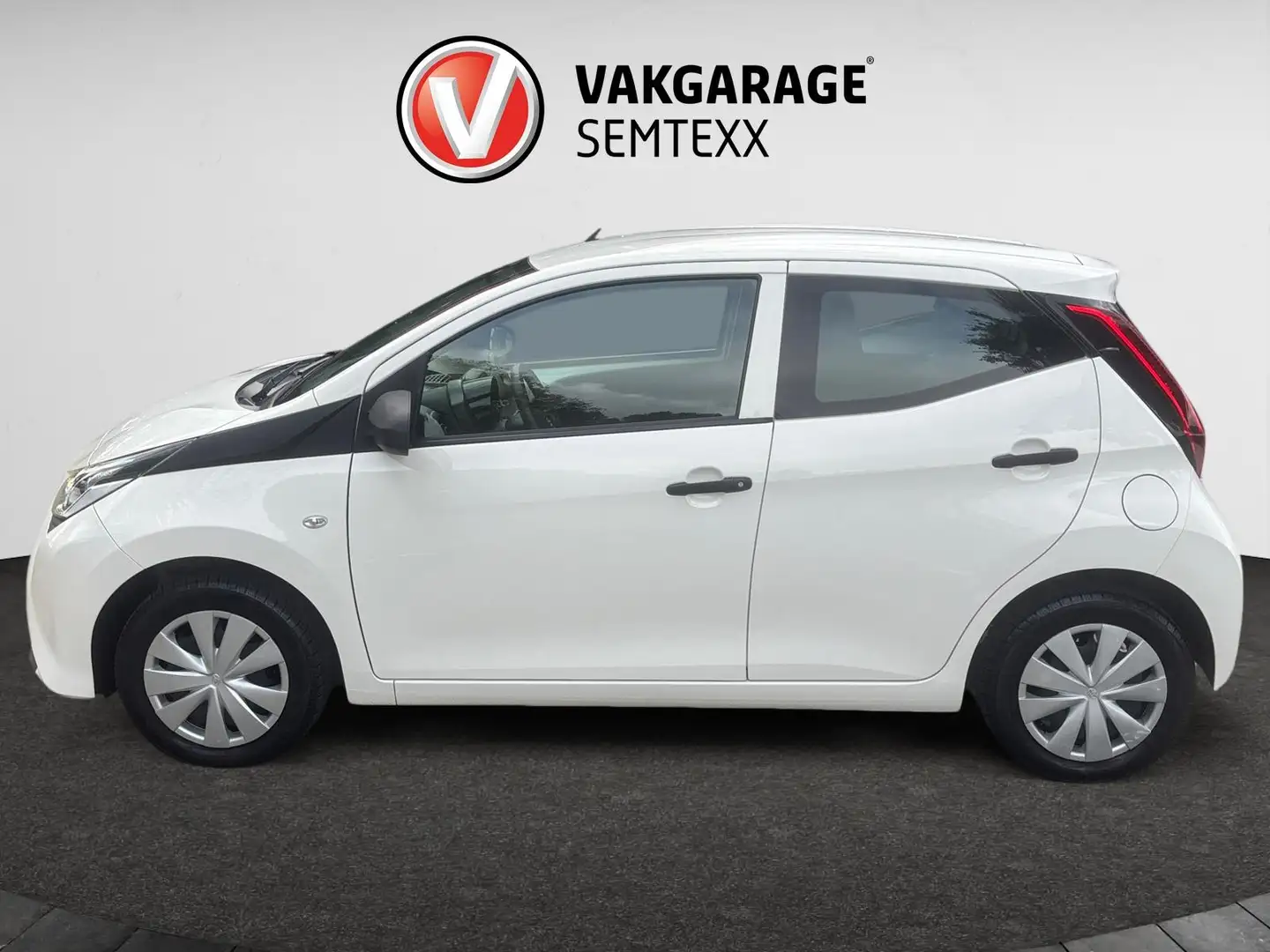 Toyota Aygo 1.0 VVT-i X-Fun | Airco | Radio | Centrale Vergren Weiß - 2
