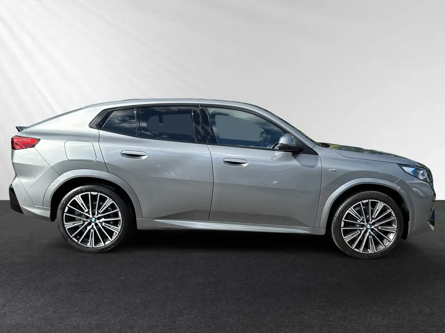 BMW X2 sDrive20i M Sport|AHK|Head-Up|20"LMR|H/K Grau - 2