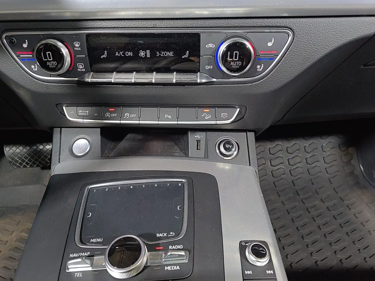 Audi Q5 снимка Audi Q5