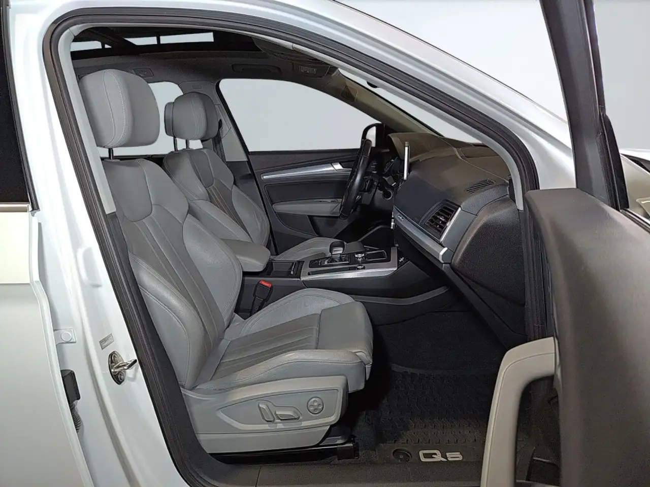 Audi Q5 снимка Audi Q5