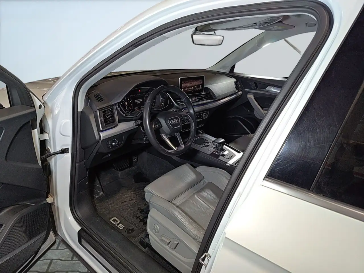 Audi Q5 снимка Audi Q5