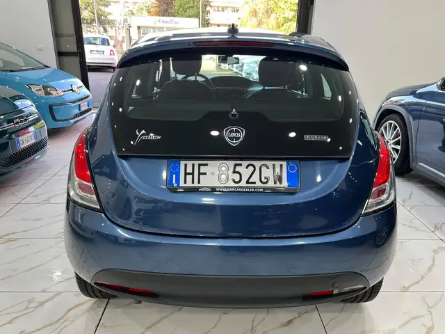 Lancia Ypsilon view 5