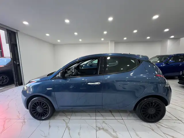 Lancia Ypsilon view 3
