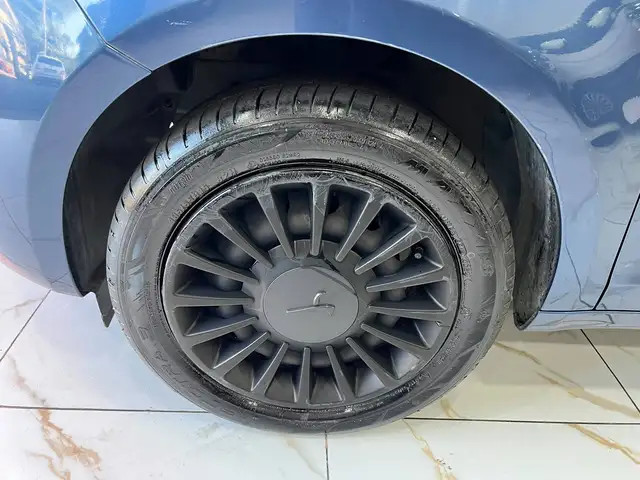 Lancia Ypsilon view 9