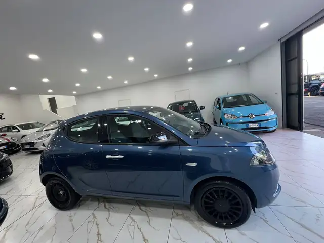 Lancia Ypsilon view 7