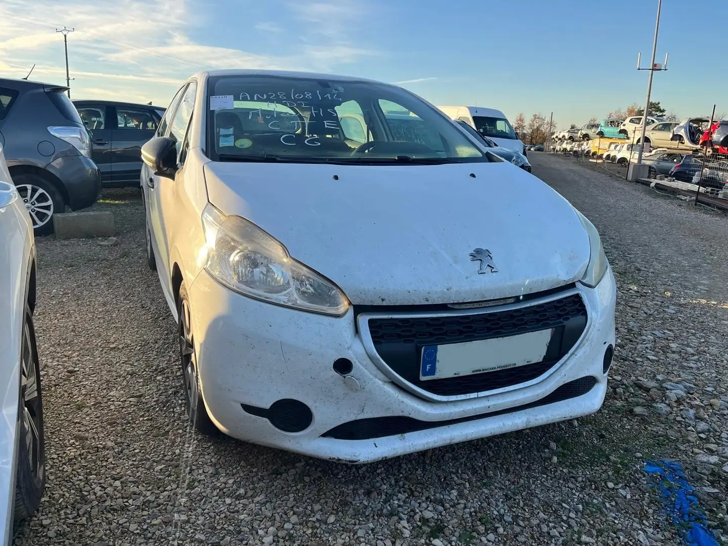 Peugeot 208 208 1.4 HDi 68 CTTE / DJ149 Blanc - 1