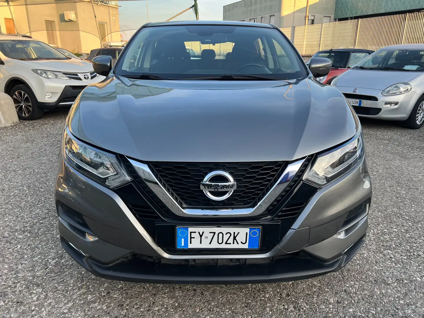 Nissan Qashqai 1.5 dci Business 115cv Gris - 2