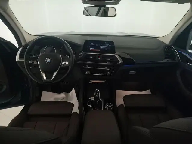 BMW X3 view 8