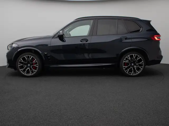 BMW X5 M view 11