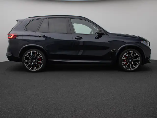 BMW X5 M view 5