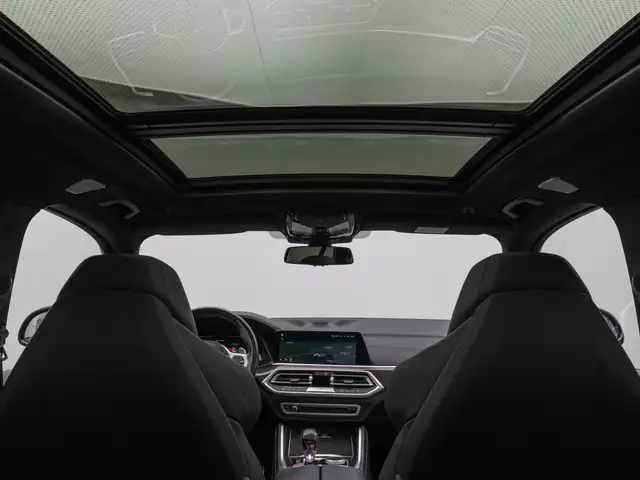 BMW X5 M view 30