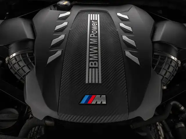 BMW X5 M view 18
