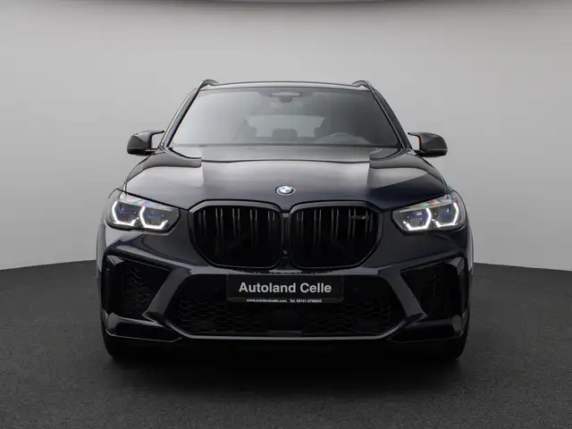 BMW X5 M view 2