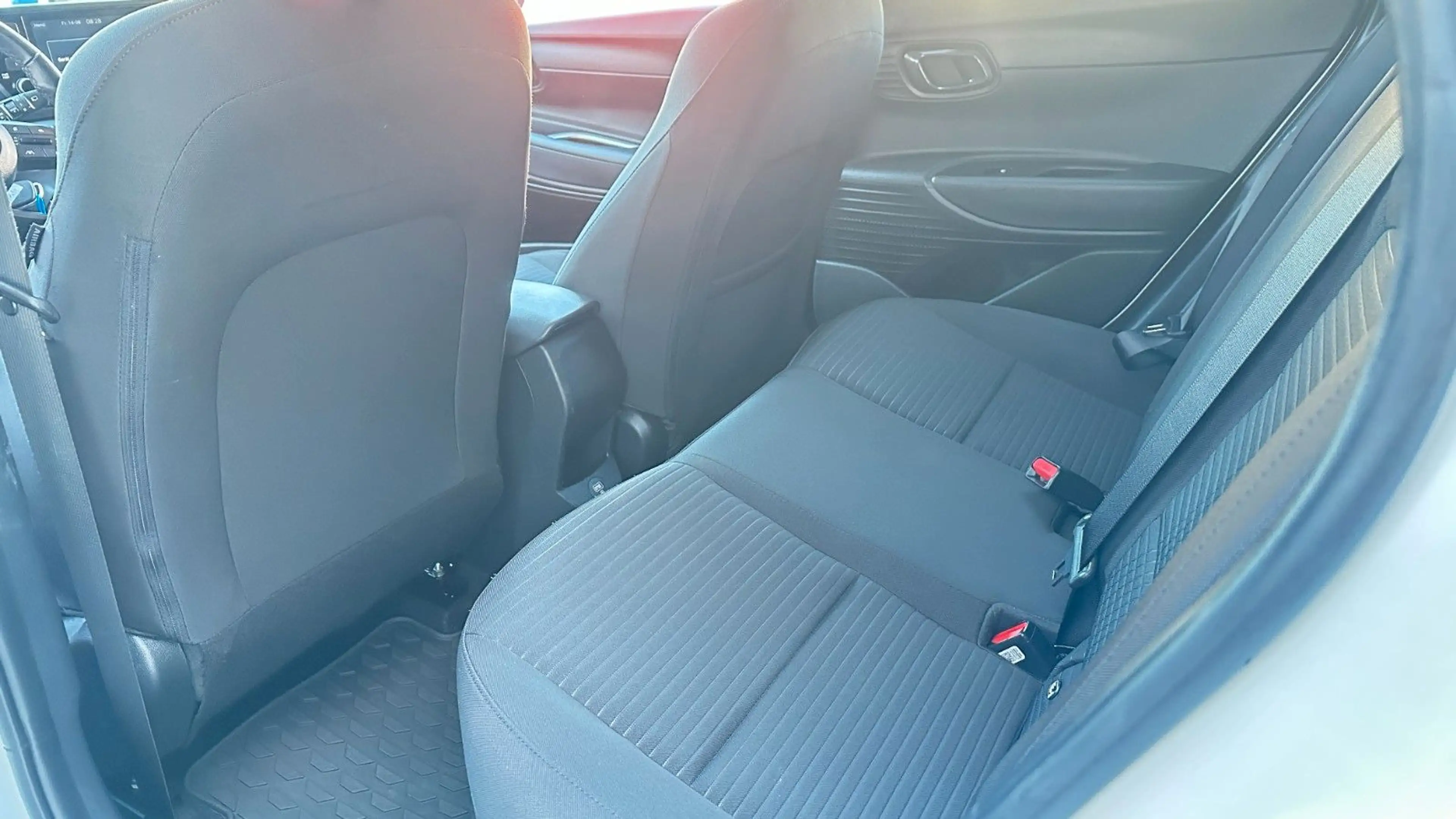 Hyundai i20 1.0 T-GDI 1.HAND/LED/CAM/SHZ/PDC/LHZ/GARANTI — photo 6