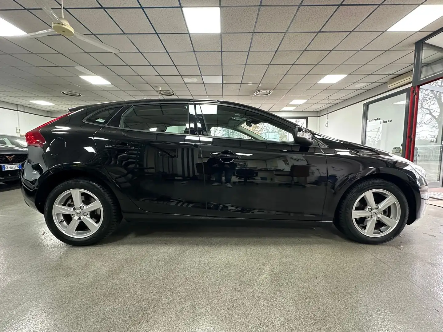 Volvo V40 V40 II 2.0 d2 Momentum my17 Nero - 2