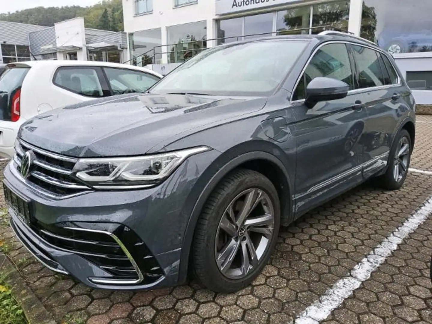Volkswagen Tiguan 1.4 eHybrid R-LINE IQ.LIGHT KAMERA LM19 A Grau - 2