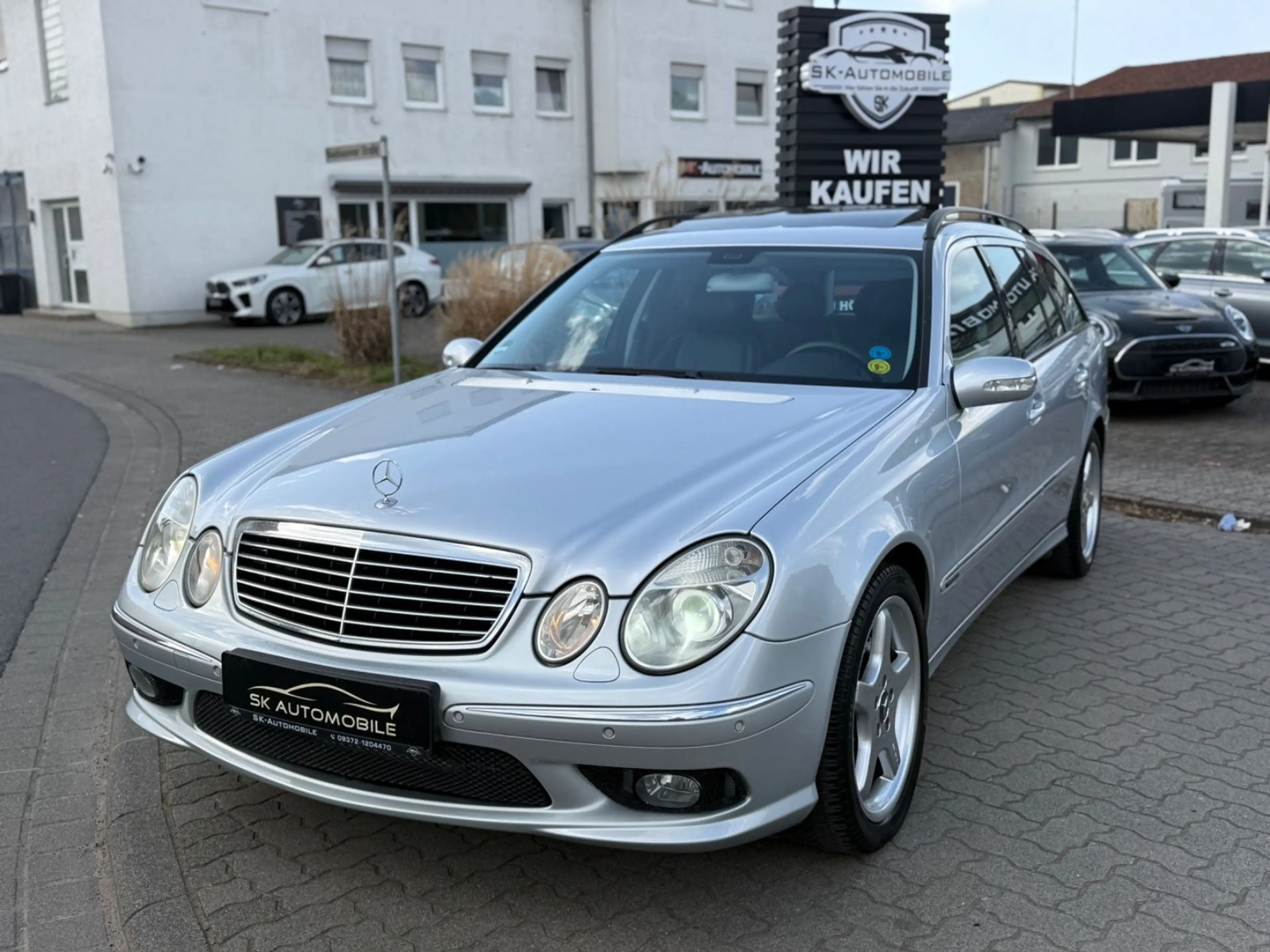 Mercedes-Benz E 350 AMG STYLING GLASDACH-SHZG-NAVI-XENON-LEDER — photo 2