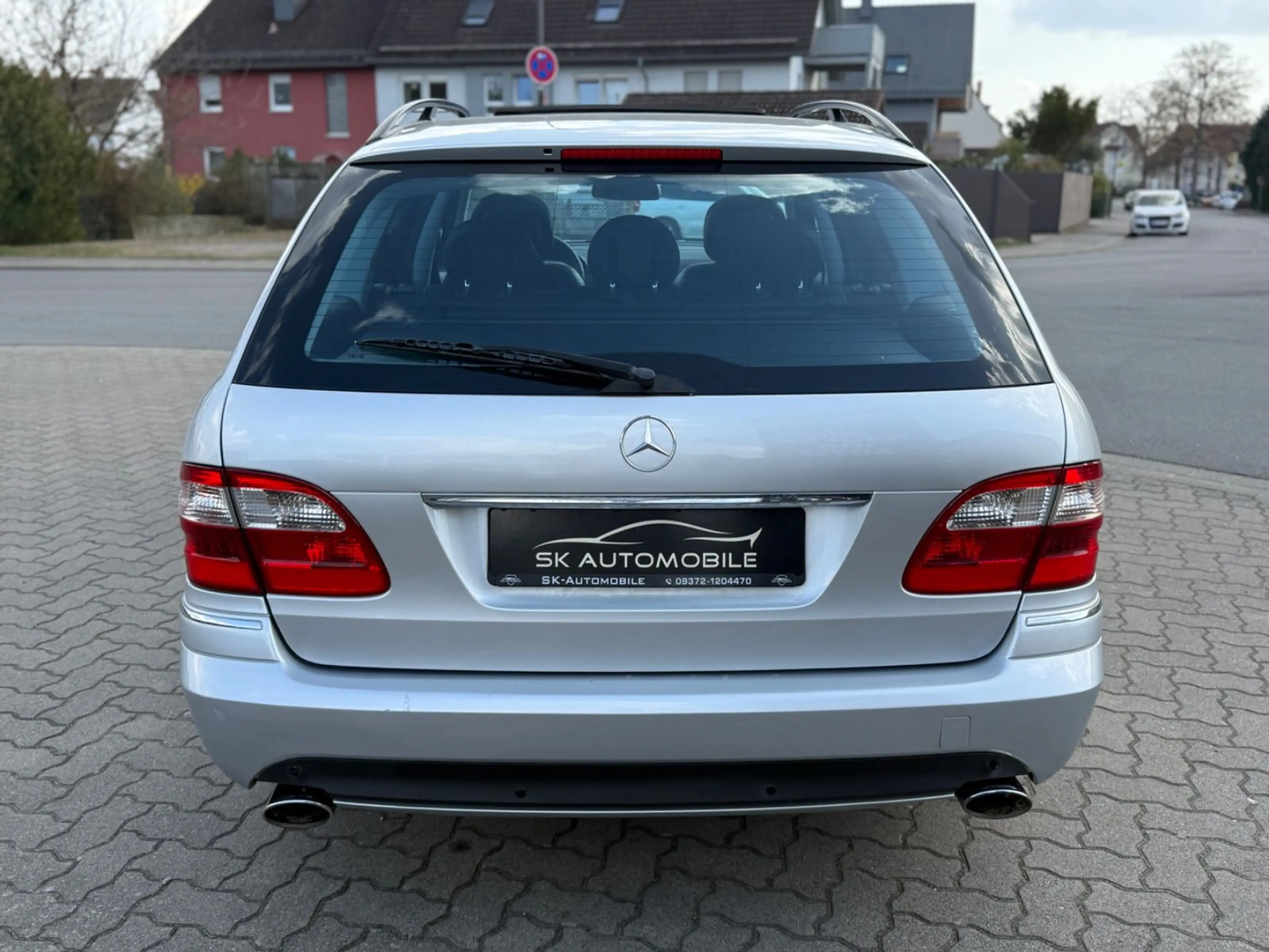 Mercedes-Benz E 350 AMG STYLING GLASDACH-SHZG-NAVI-XENON-LEDER — photo 7