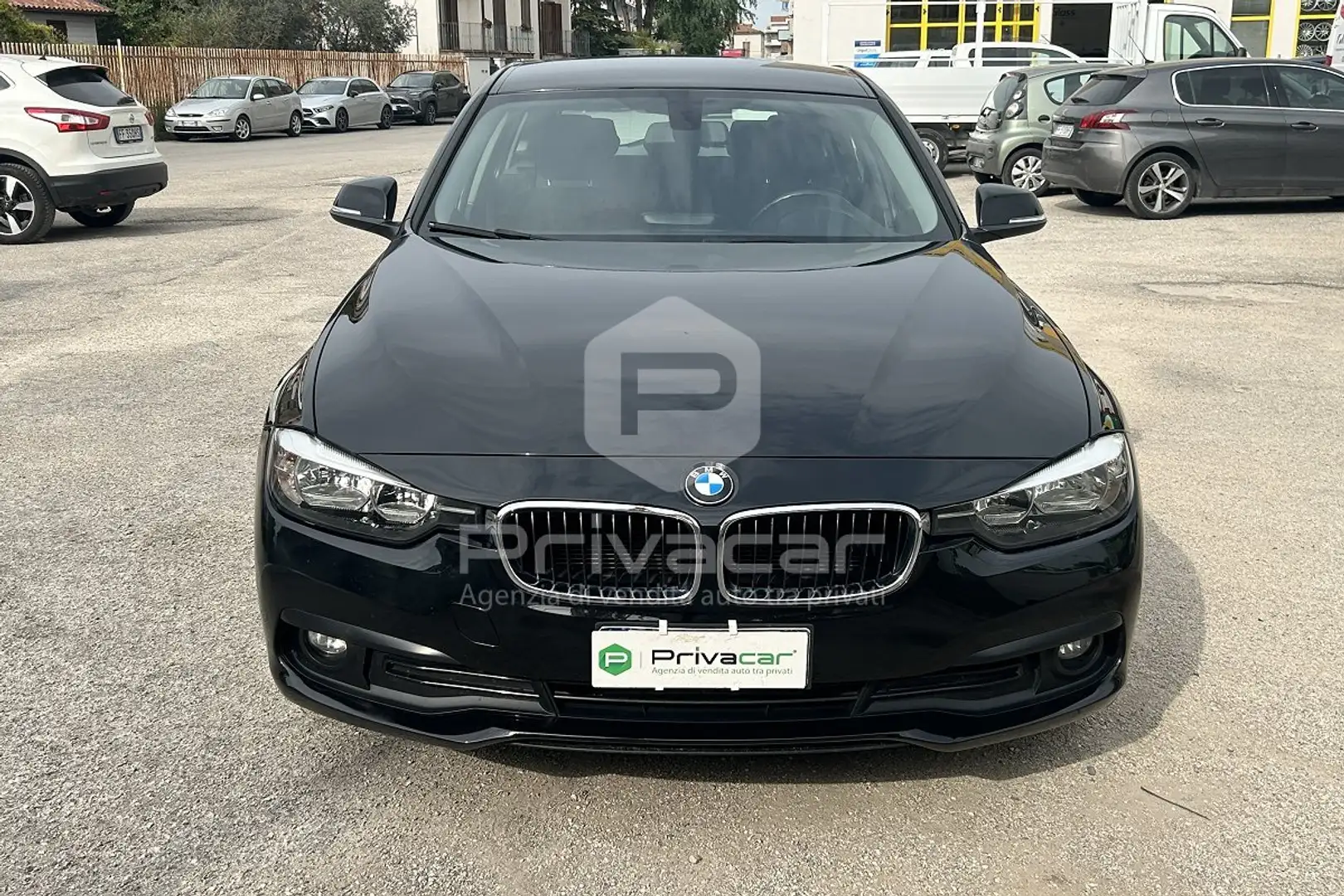 BMW 320 320d Touring Business Advantage aut. Negro - 2