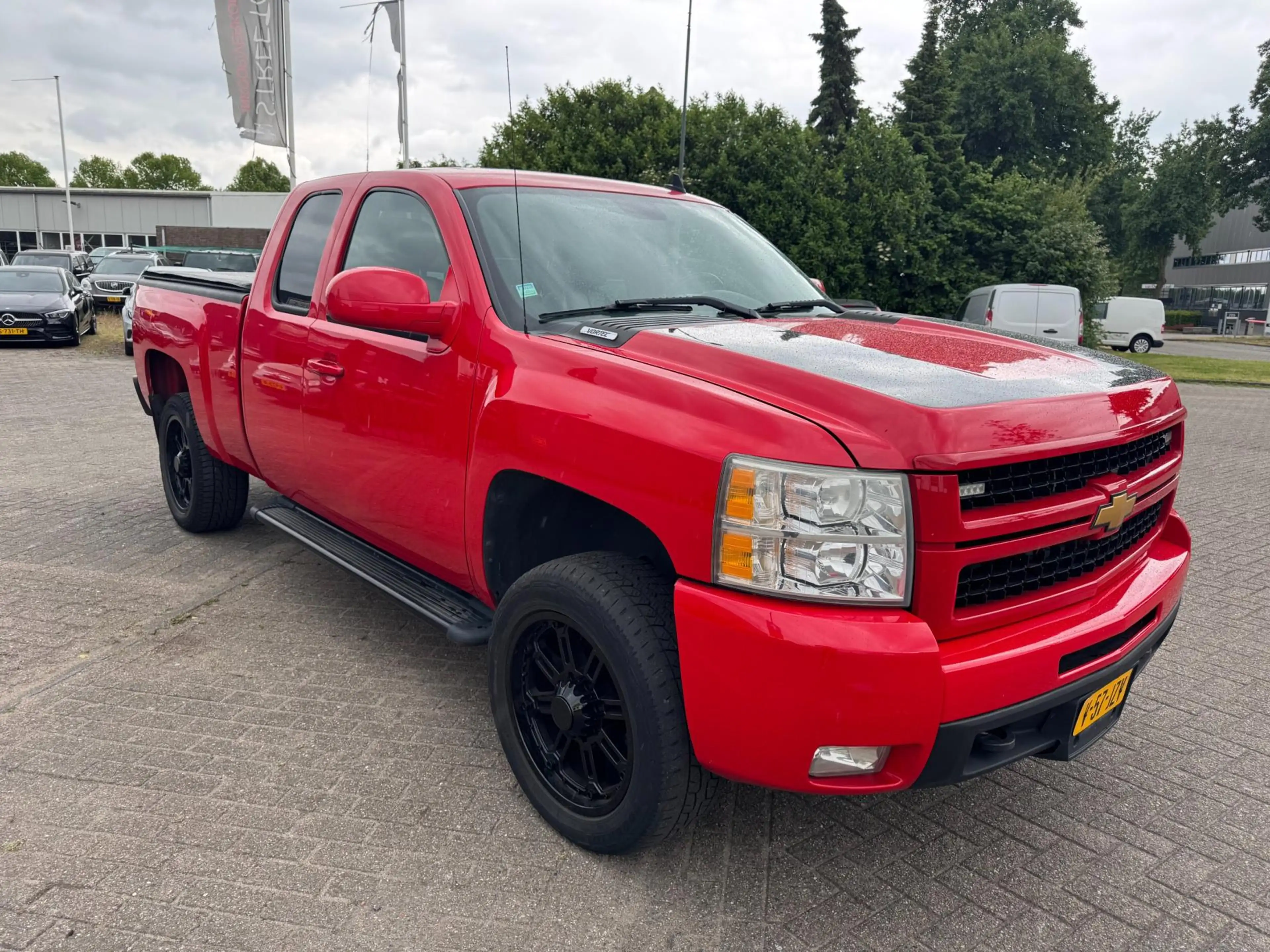 Chevrolet Silverado 2500 HD 6.0 V8 300L LPG 7t MTM Sleep — photo 3