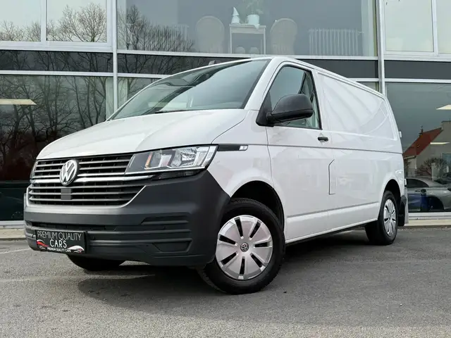 Volkswagen T6.1 Transporter TREKHAAK / CARPLAY / AIRCO / SENSOREN / CRUISECONT