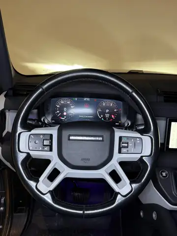 Land Rover Defender view 13