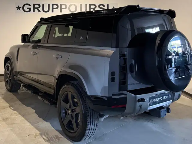 Land Rover Defender view 3