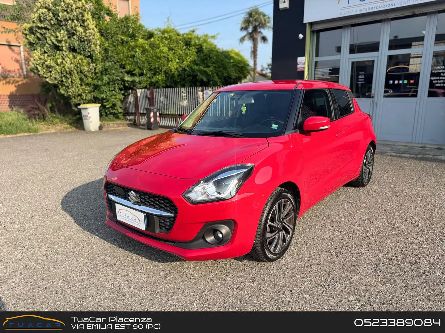 Suzuki Swift Top 1.2 Dualjet Hybrid MHEV Rosso - 1