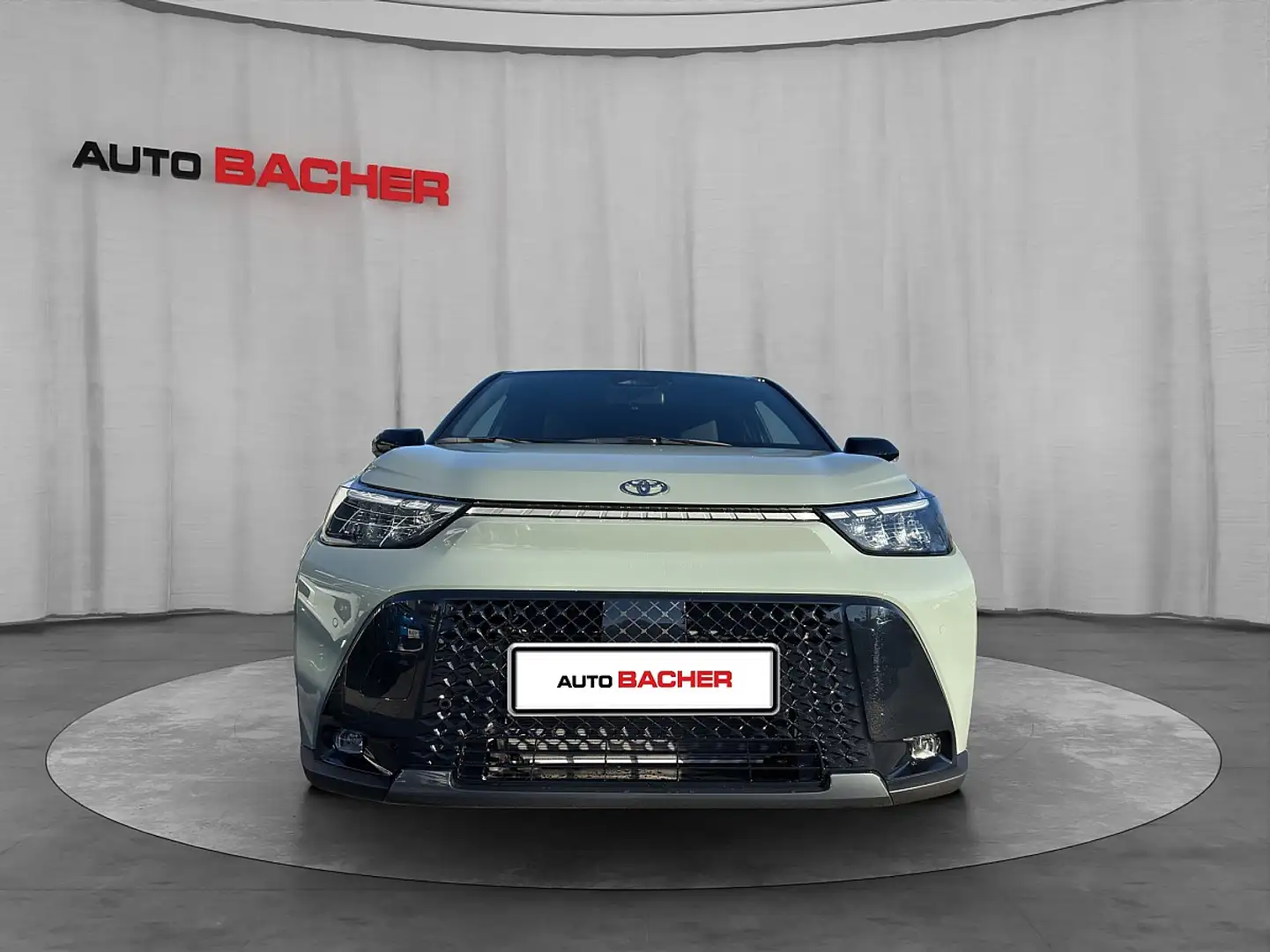 Toyota Aygo X 1,5 Hybrid Grün - 2