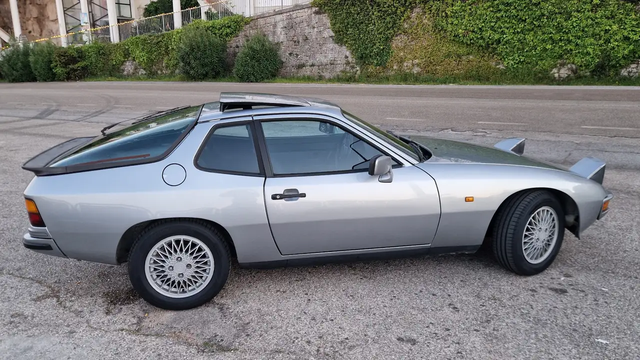 Porsche 924 2.0, foto 2