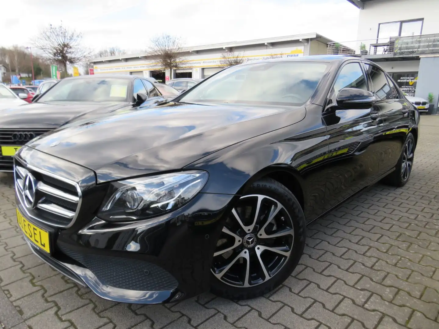 Mercedes-Benz E 220 E220 d Lim. Avantgarde *PANO *WIDESCREEN *STHZG. Noir - 1