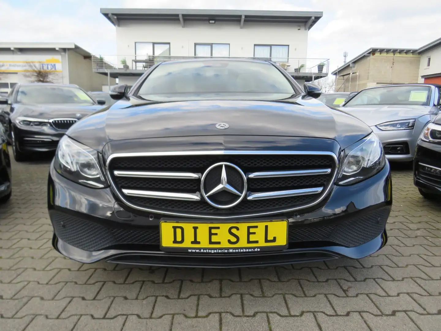Mercedes-Benz E 220 E220 d Lim. Avantgarde *PANO *WIDESCREEN *STHZG. Noir - 2