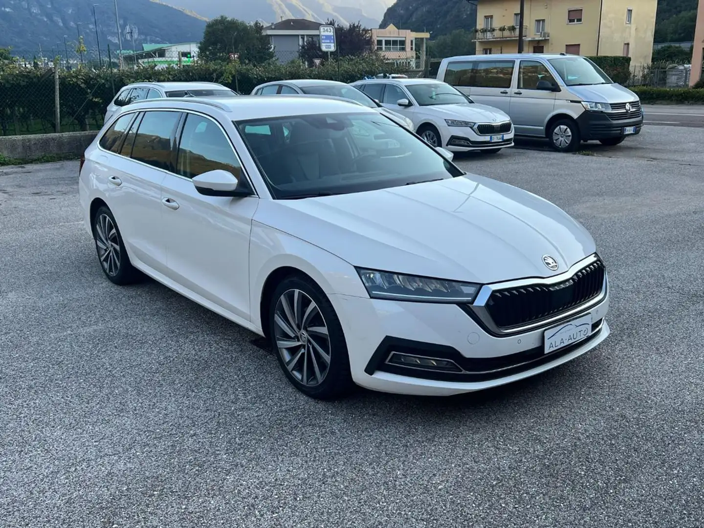 Skoda Octavia 2.0 TDI EVO SCR 150 CV Wagon Executive Blanc - 2