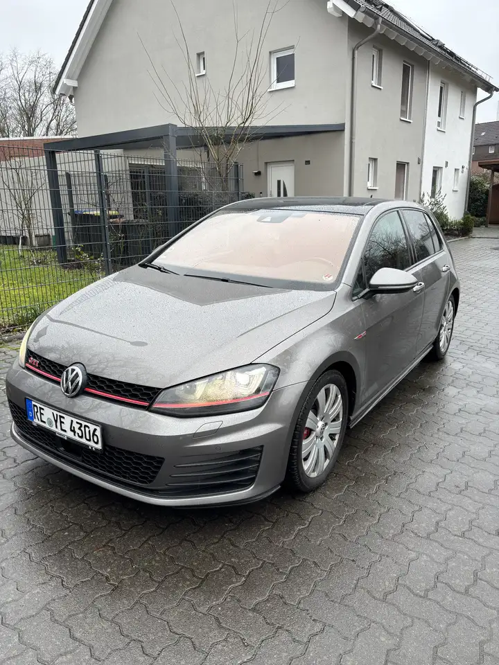 Volkswagen Golf GTI