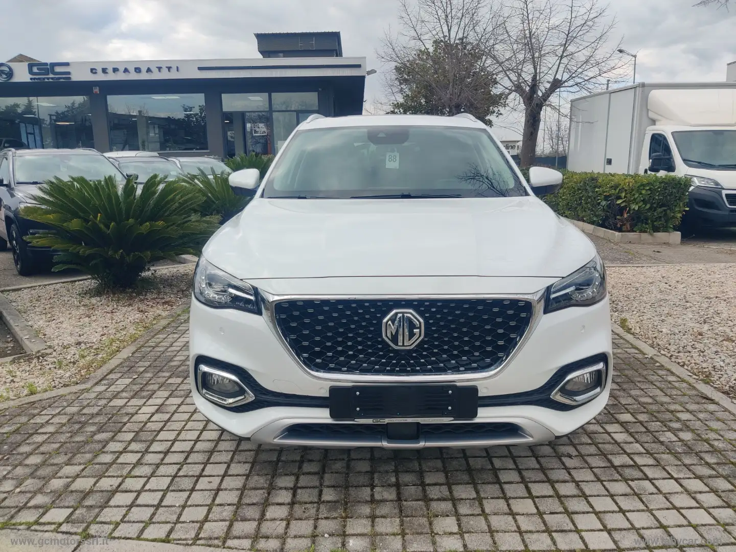 MG EHS Plug-in Hybrid Luxury Blanc - 2