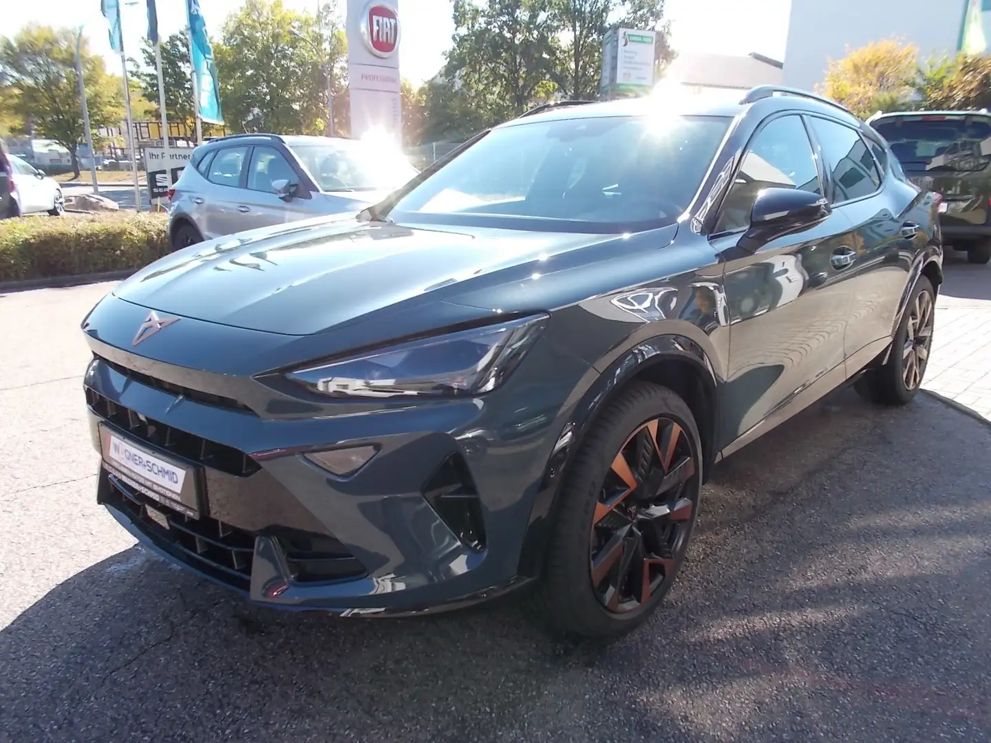 CUPRA Formentor 1.5 eTSI DSG Blau - 1