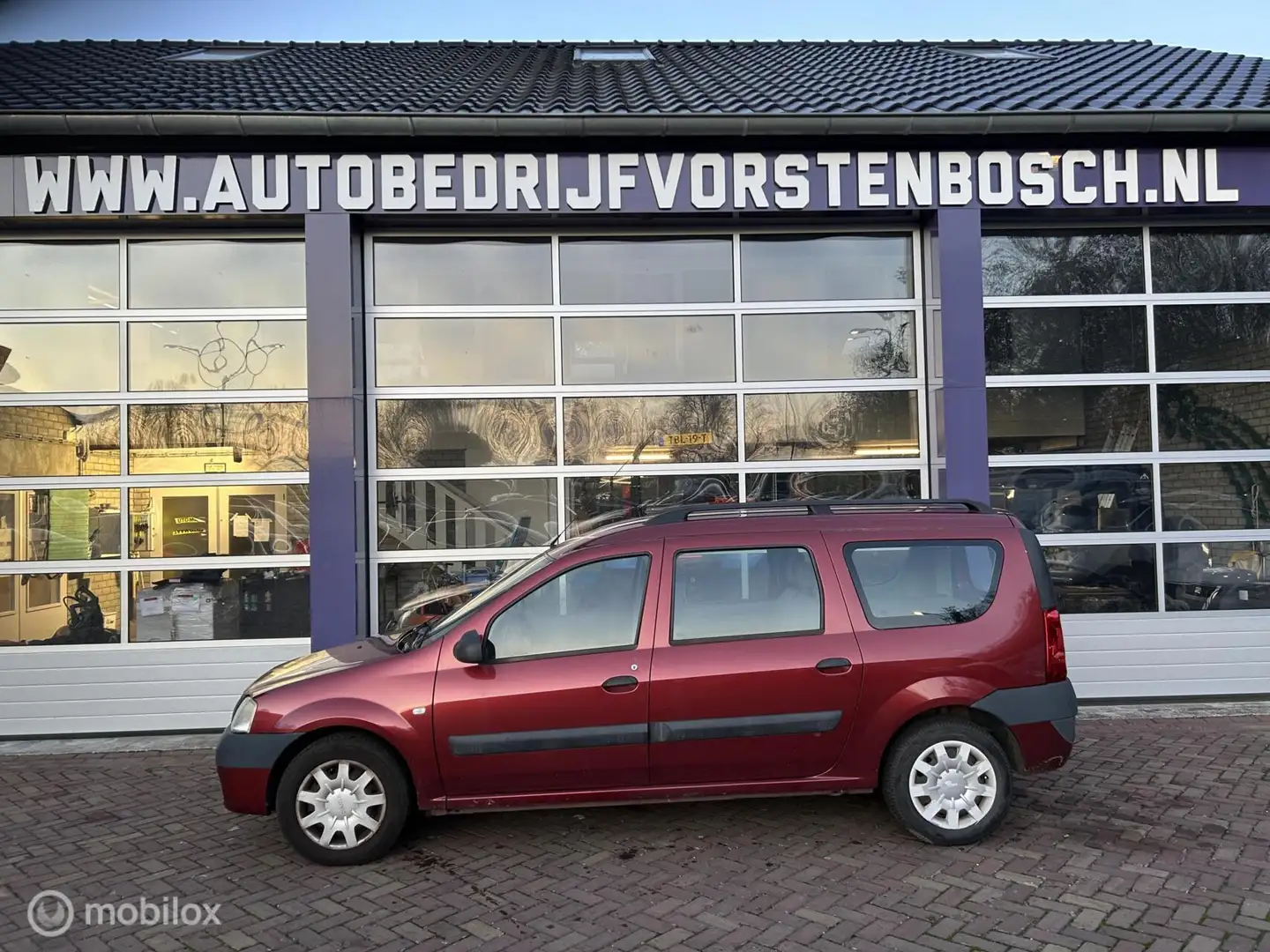 Dacia Logan MCV 1.6 Ambiance * AIRCO * Rood - 2