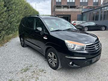 Rodius 2.0 SV200e-XDi 4WD