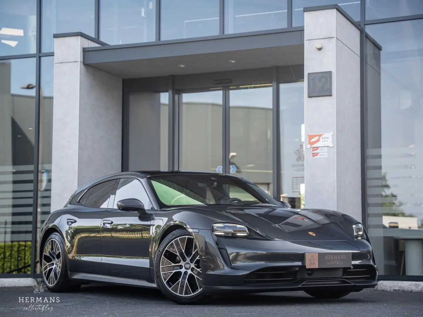 Porsche Taycan Sport Turismo 79 kWh / Org. NL / Sport-Chrono / BO Grigio - 1